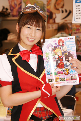 Illustration for article titled 2010's Japanese Booth Companions Still Passing Out Fliers In Your Memories